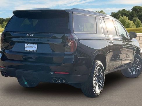 Used 2025 Chevrolet Suburban Z71 AWD/4WD image 11