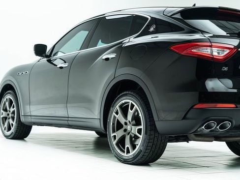 Used 2017 Maserati Levante AWD/4WD image 19