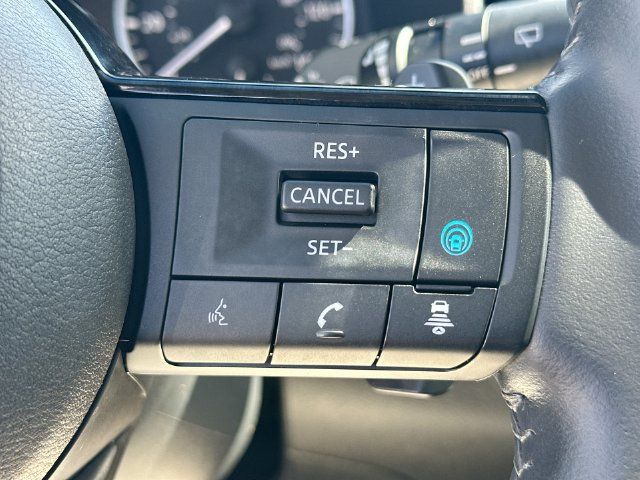 Used 2023 Nissan Rogue SL AWD/4WD image 43