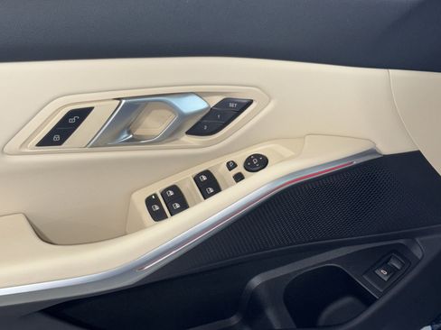 Used 2025 BMW 330i Sedan w/ Convenience Package image 17