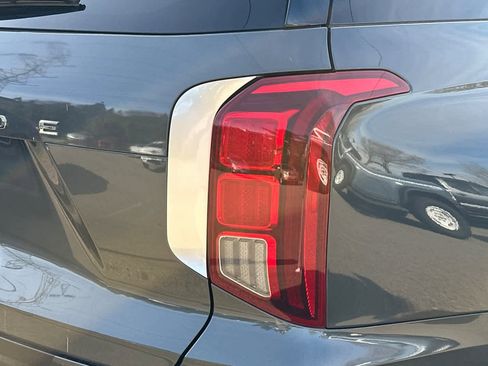 Used 2022 Hyundai Palisade Limited w/ Cargo Package image 16