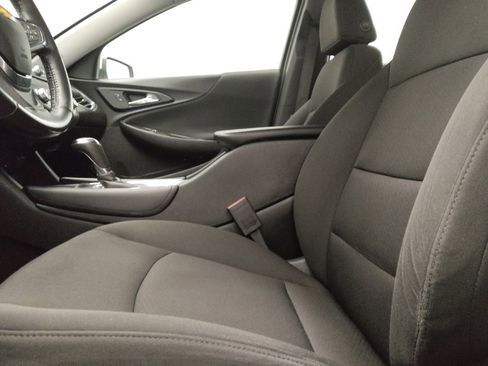 Used 2018 Chevrolet Malibu LT FWD image 17
