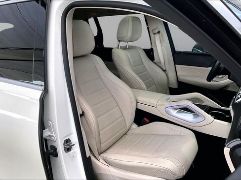 Certified 2022 Mercedes-Benz GLS 450 4MATIC image 9