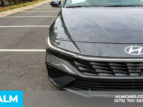 Used 2025 Hyundai Elantra Sport image 11