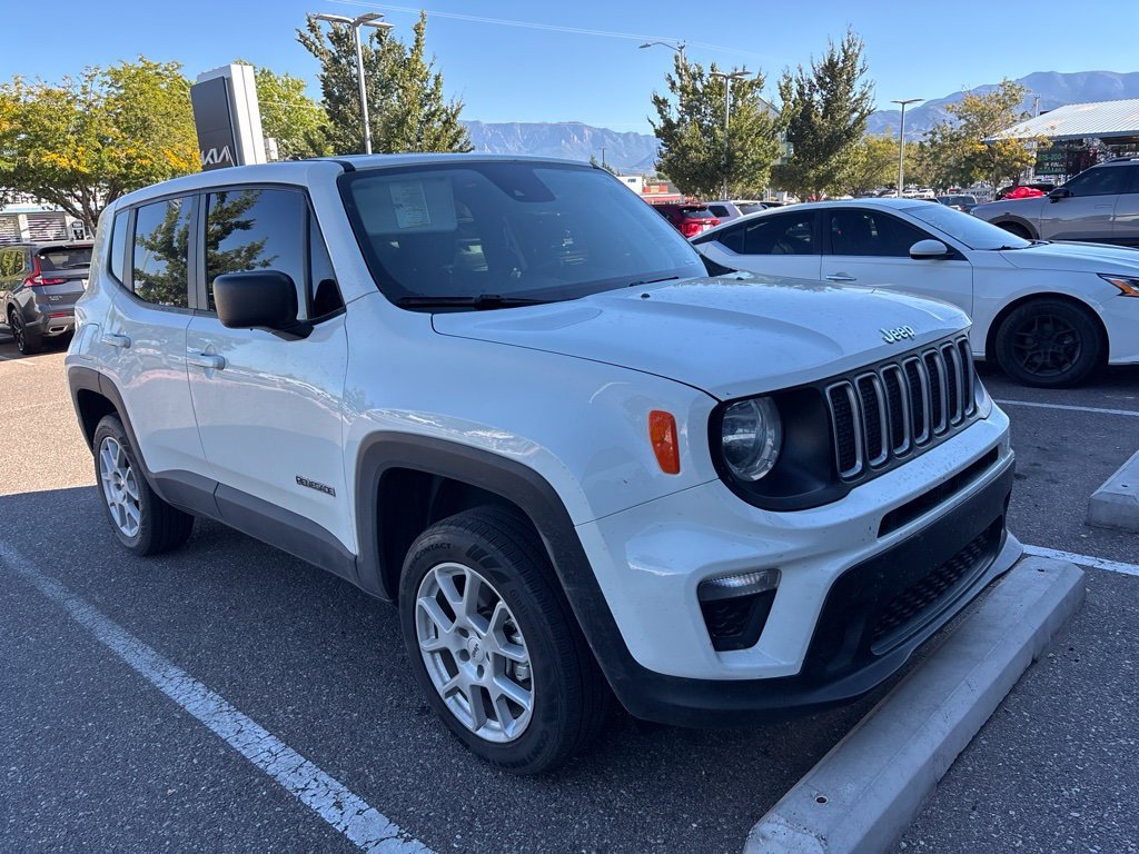 Used 2023 Jeep Renegade Latitude AWD/4WD image 1
