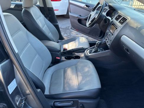 Used 2013 Volkswagen Jetta Hybrid Sedan image 16