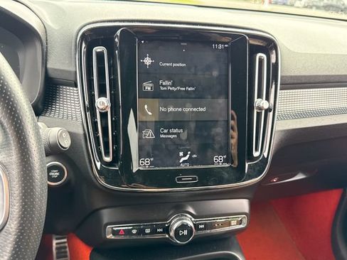 Used 2019 Volvo XC40 T5 R-Design AWD/4WD image 26