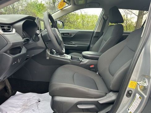 Used 2020 Toyota RAV4 LE w/ Carpet Mat Package FWD image 10