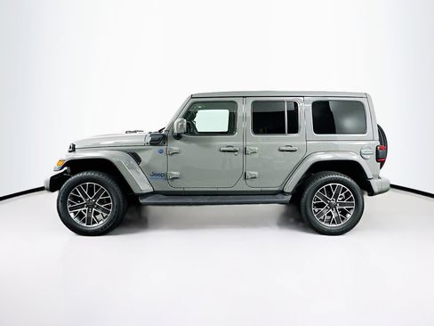 Used 2023 Jeep Wrangler Unlimited Sahara image 4