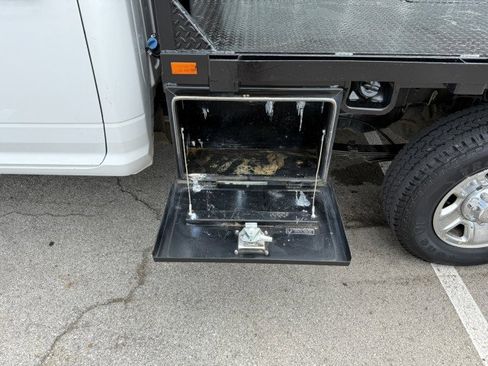 Used 2016 RAM 3500 Tradesman w/ Chrome Appearance Group image 12