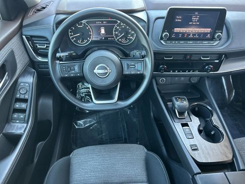 Used 2023 Nissan Rogue SV FWD image 13
