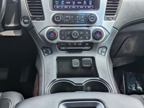 Used 2018 GMC Yukon XL SLT AWD/4WD image 28