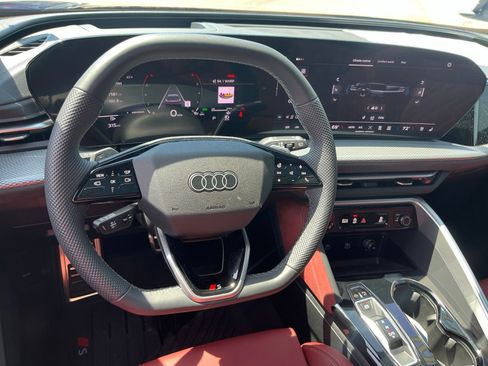 Used 2025 Audi SQ5 Prestige AWD/4WD image 41