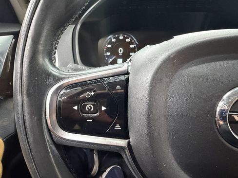 Used 2016 Volvo XC90 T6 Momentum w/ Momentum Plus Package AWD/4WD image 26