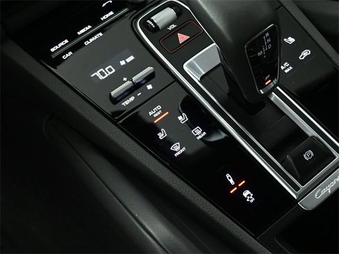 Used 2023 Porsche Cayenne Coupe image 37