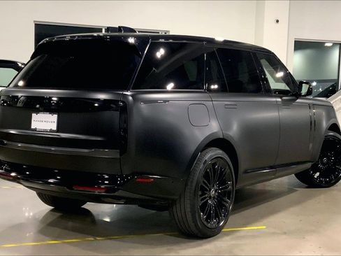 Used 2025 Land Rover Range Rover Long Wheelbase SE image 12