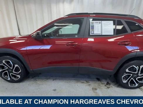 Used 2025 Chevrolet Trax RS w/ Driver Confidence Package image 6