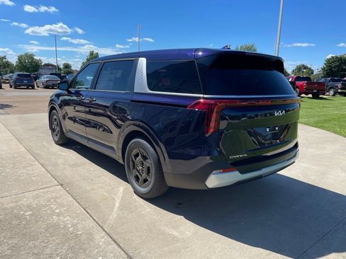 New 2026 Kia Carnival FWD image 7