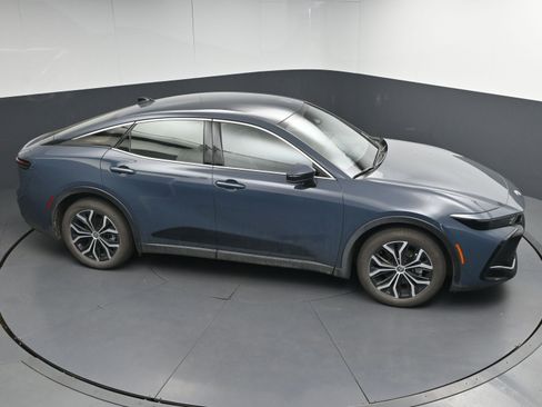 Certified 2025 Toyota Crown XLE image 34