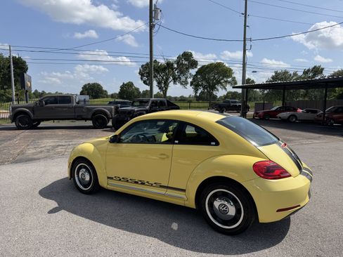 Used 2012 Volkswagen Beetle 2.5 FWD image 6
