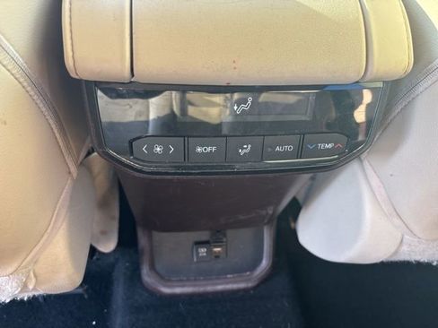 Used 2021 Toyota Highlander XLE image 15