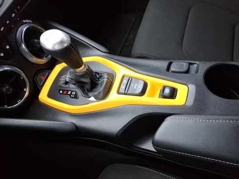 Used 2019 Chevrolet Camaro SS image 16