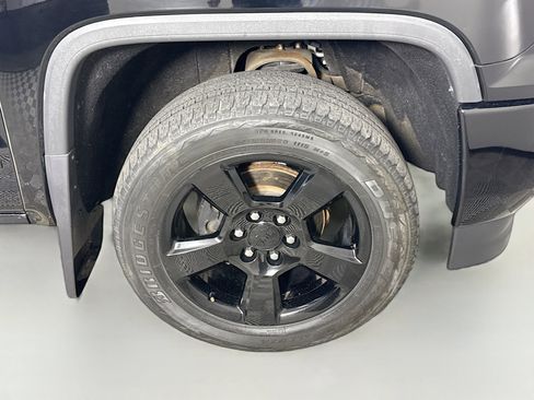 Used 2017 GMC Sierra 1500 SLE w/ SLE Value Package image 31