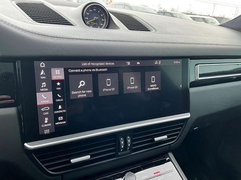 Used 2020 Porsche Cayenne Turbo S image 19