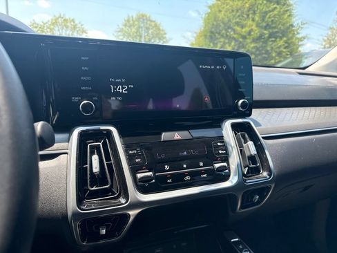 Used 2023 Kia Sorento SX FWD image 11