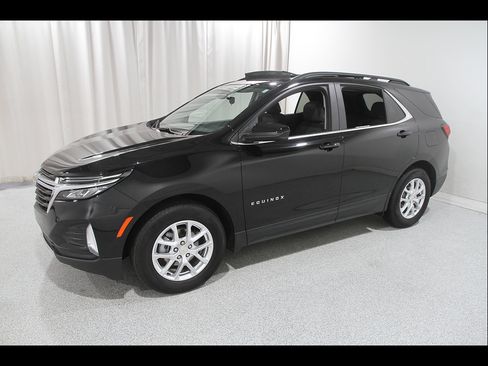 Used 2024 Chevrolet Equinox LT FWD image 3