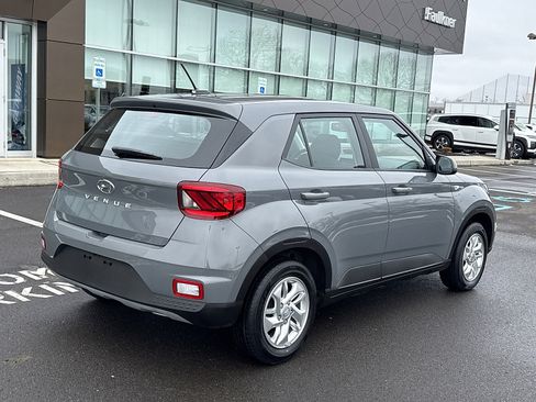 Certified 2023 Hyundai Venue SE image 6