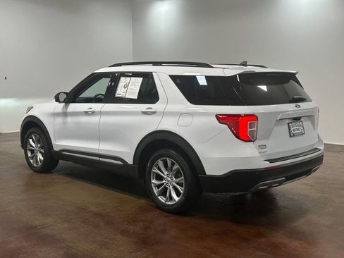 Used 2022 Ford Explorer XLT image 31