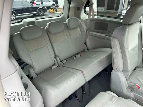 Used 2008 Chrysler Town & Country Limited w/ Entertainment Group #3 image 15