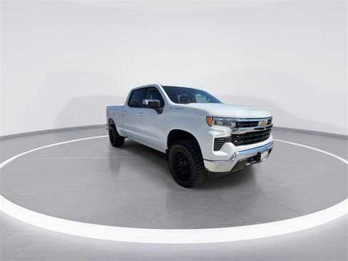 Used 2022 Chevrolet Silverado 1500 LT image 2