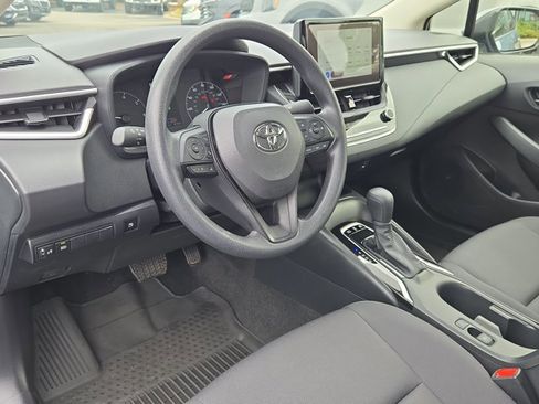 Used 2025 Toyota Corolla LE FWD image 23