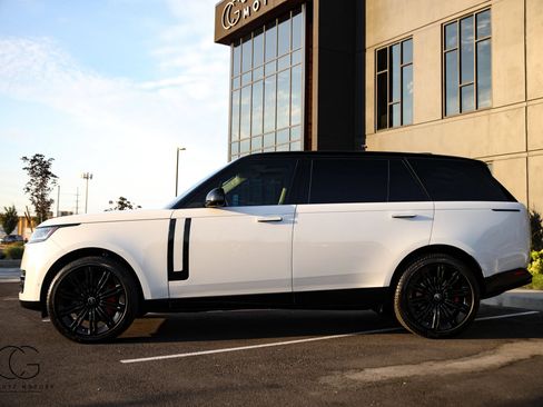 Used 2023 Land Rover Range Rover Long Wheelbase SE AWD/4WD image 10