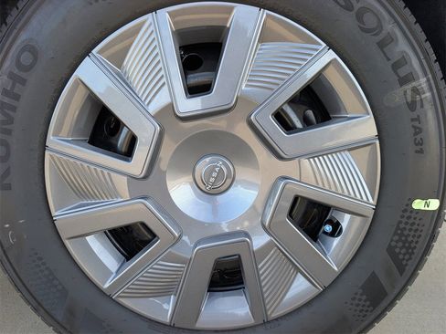 New 2026 Nissan Kicks S image 6