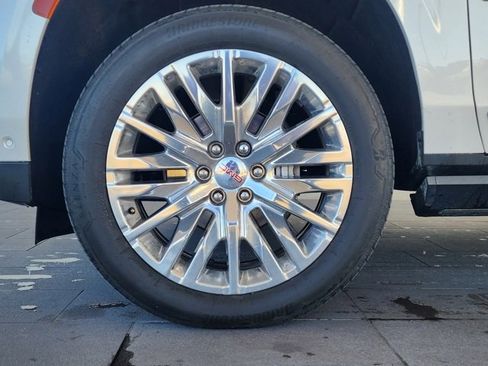 Used 2023 GMC Yukon Denali w/ Denali Reserve Package image 10