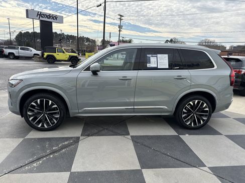 Used 2025 Volvo XC90 B6 Plus image 7