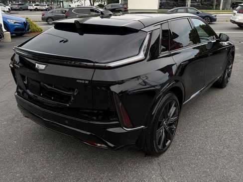 Used 2024 Cadillac Lyriq Sport RWD image 18