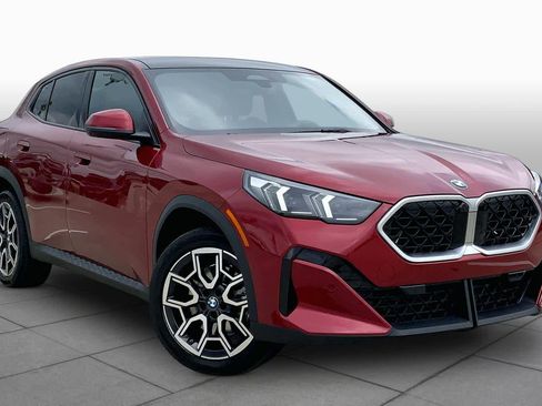 Used 2025 BMW X2 xDrive28i AWD/4WD image 2
