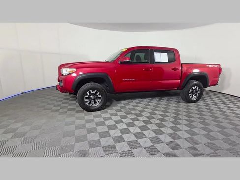 Used 2018 Toyota Tacoma TRD Off-Road AWD/4WD image 45