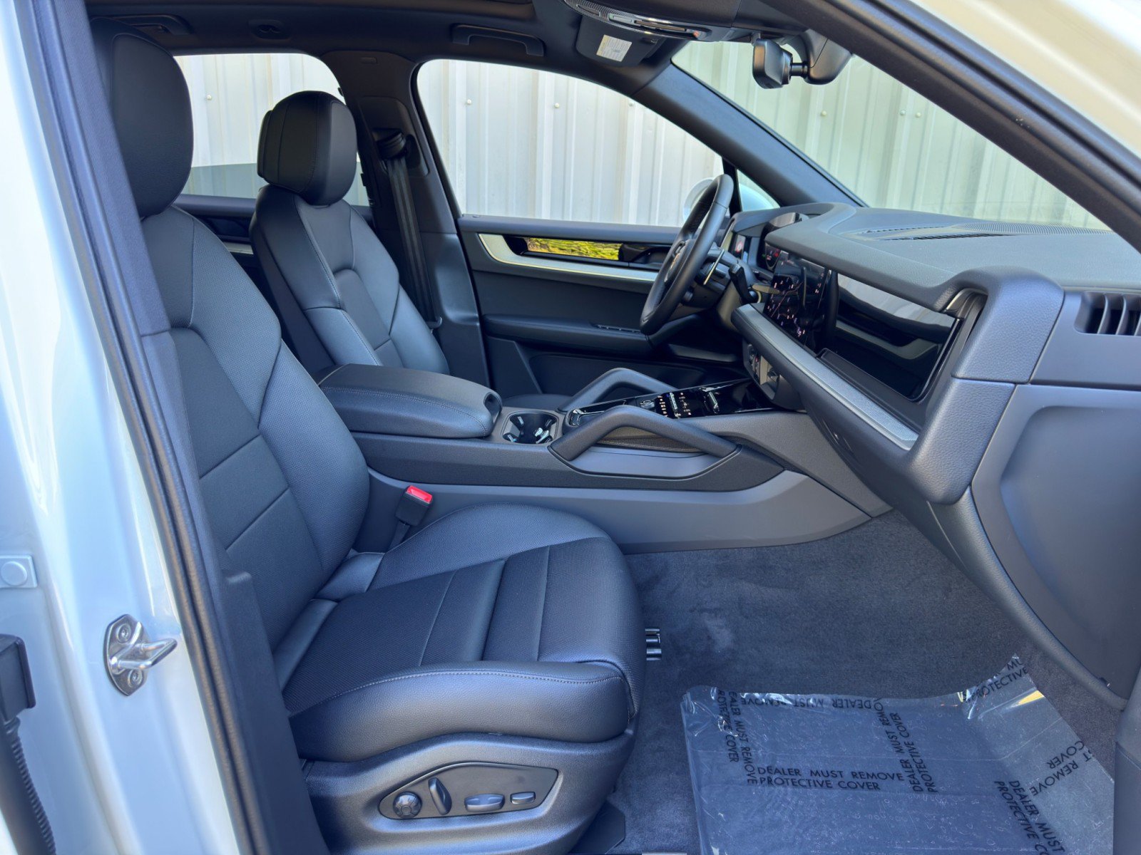 Used 2026 Porsche Cayenne AWD/4WD image 16