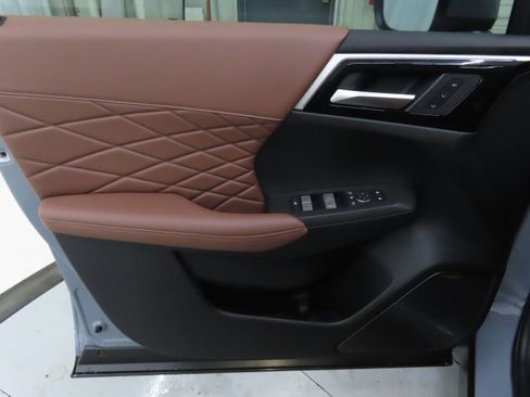 New 2025 Mitsubishi Outlander SEL image 9