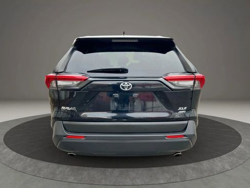 Used 2020 Toyota RAV4 XLE w/ XLE Grade Weather Package image 6