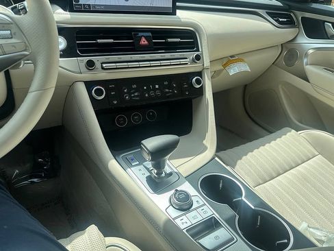 Certified 2026 Genesis G70 2.5T Prestige AWD/4WD image 8