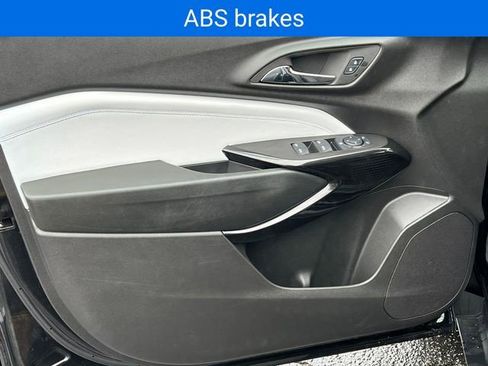 Certified 2024 Chevrolet Trax LT w/ LT Convenience Package image 13