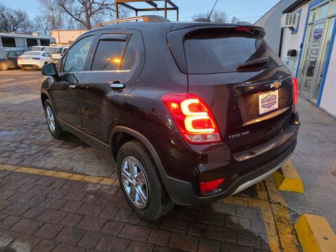 Used 2017 Chevrolet Trax LT w/ LT Convenience Package AWD/4WD image 8