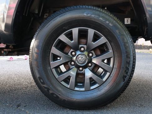 Used 2023 Toyota Tacoma SR5 RWD image 31