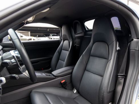 Certified 2024 Porsche 718 Boxster image 5